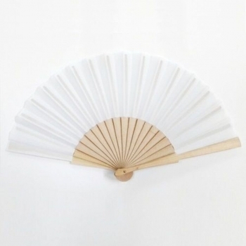 Eventail en bois fin